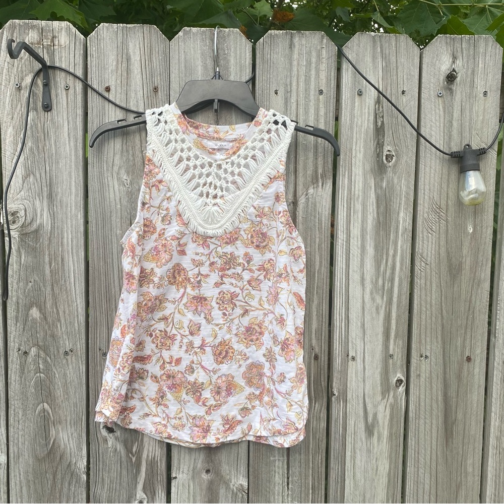 Maurice’s‎ Cream Orange Floral Sleeveless Top with Crochet Detail size XS